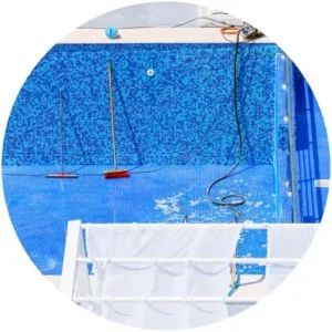 تنظيف وتعقيم المسابح